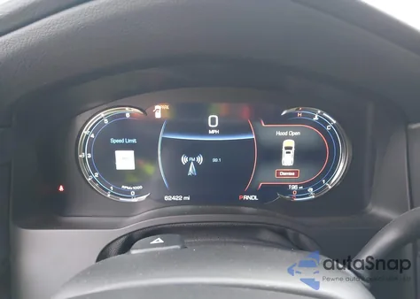 2017 Cadillac Escalade Luxury z USA, uszkodzony, nr VIN 1GYS3BKJ0HR310264